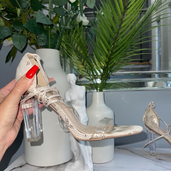 Fashion Nova Heels - Crocodile pattern - Picture 2 of 3